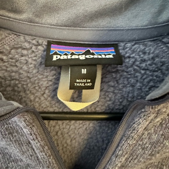 Patagonia sweater jacket in purple. - Picture 3 of 3